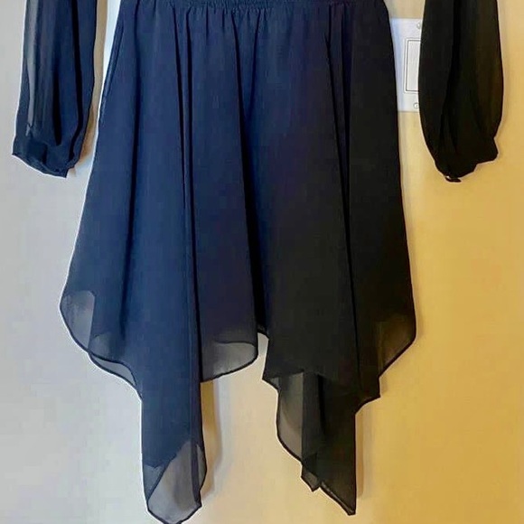 BCBG black dress xxs- fits well if you’re size xs - Picture 4 of 6